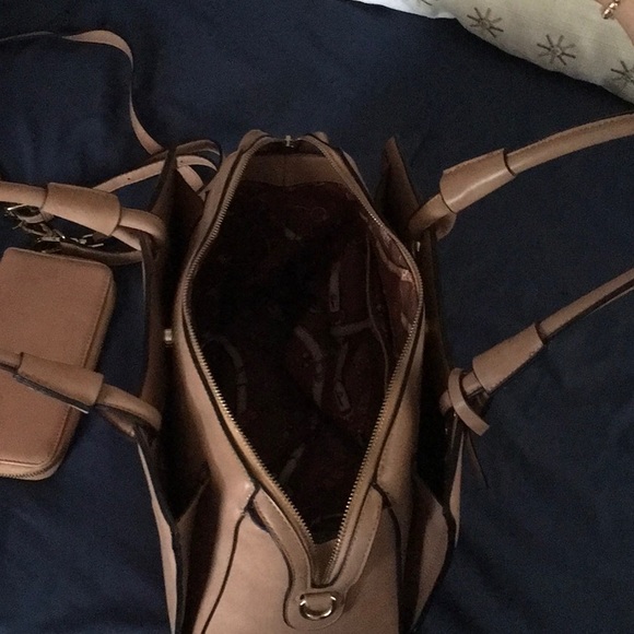 TAN/KHAKI COLOR SHOULDER BAG - Picture 3 of 8